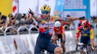 全球顶尖女车手竞速崇明，环崇明岛女子世巡赛鸣笛开赛