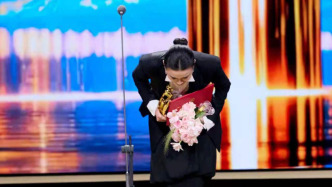 同一角色包揽三大奖后宋佳发声：批评与提醒是观众的善意与鞭策