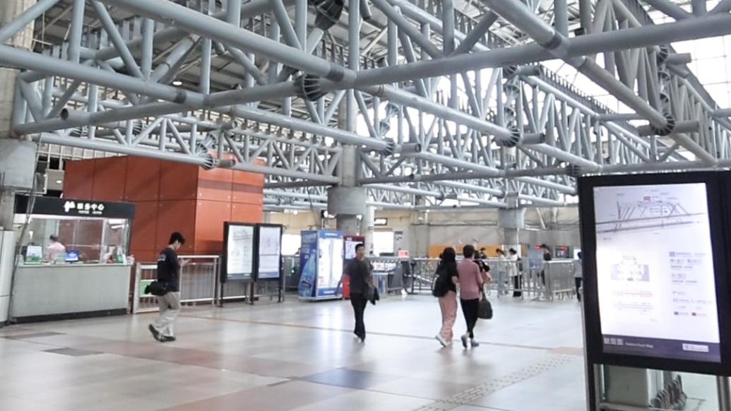 上海地铁莘庄站变工业风装修？记者实探背后缘由