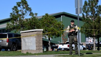 最小遇难者仅5岁！美国一小学枪案已致4死，16岁枪手被路人击毙