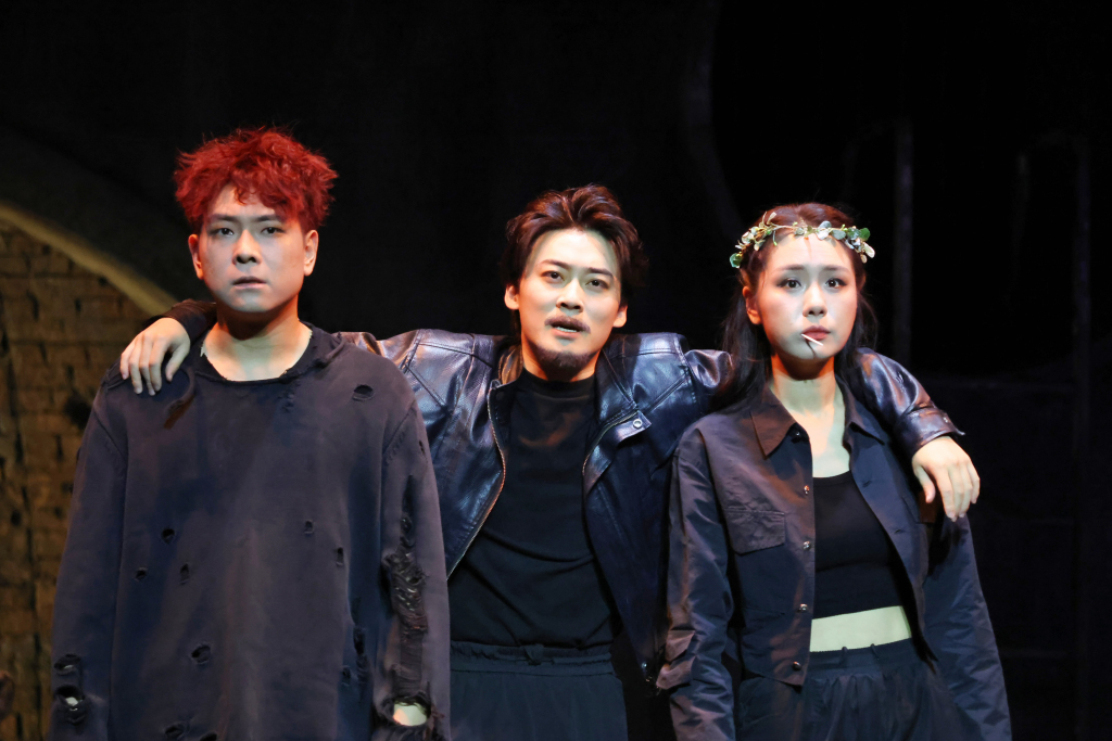 属于当代青年的自我表达，北京人艺先锋版《哈姆雷特》来到上海国际艺术节
