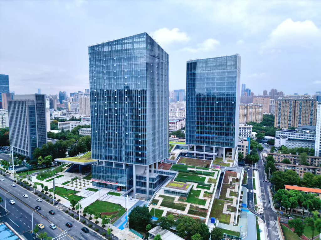 大学隔壁就是产业带,武昌数智经济长在人才堆里