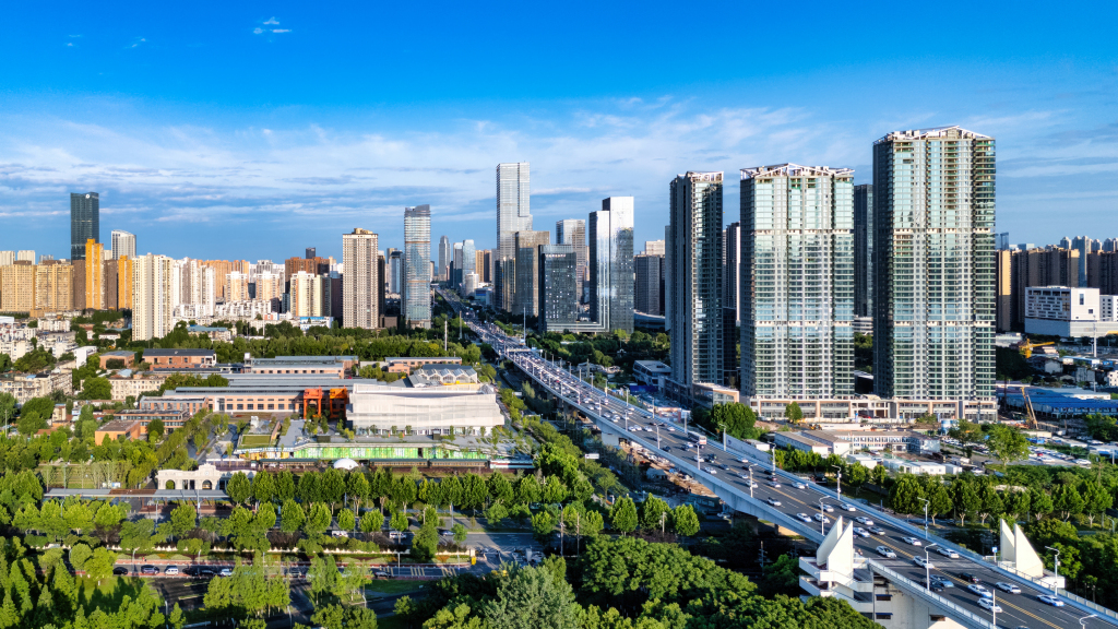 大学隔壁就是产业带,武昌数智经济长在人才堆里