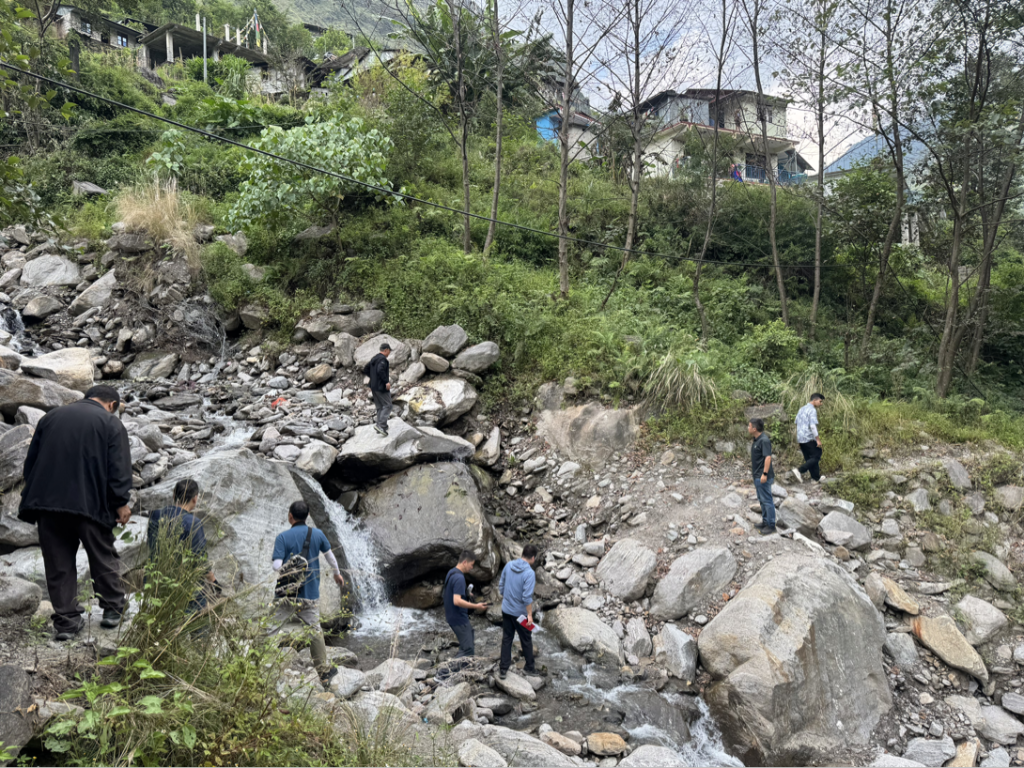 冰崩之下，中尼跨境通路要怎么选？专访中科院成都山地所所长康世昌