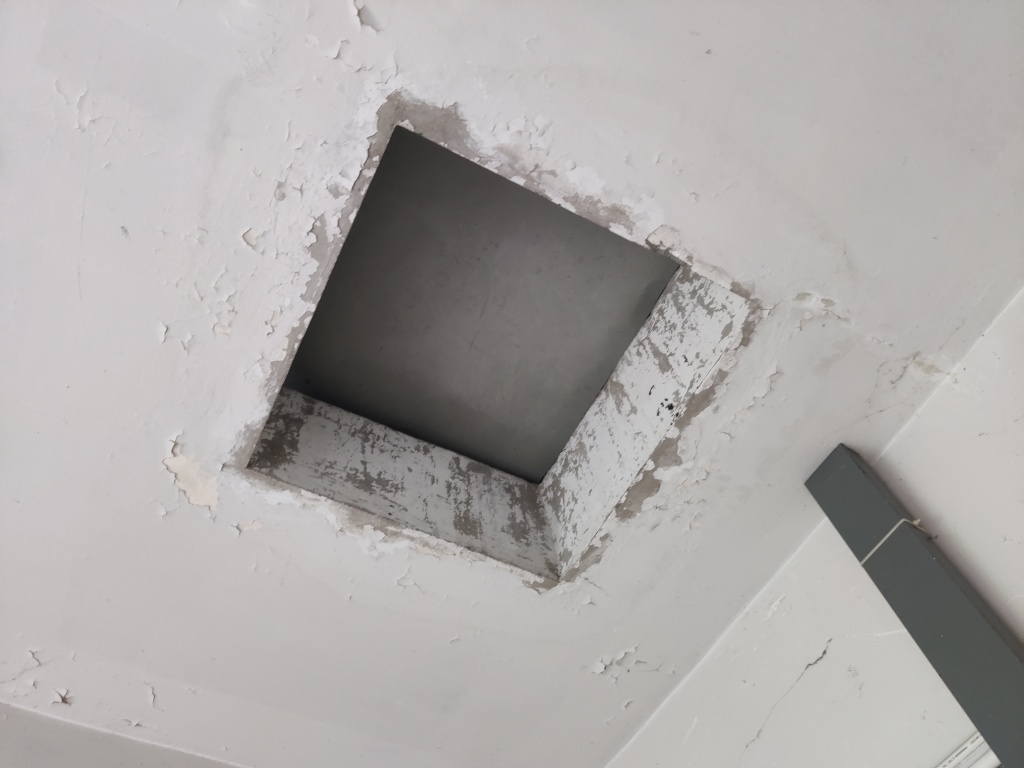 南通一高中生校内坠楼身亡案今日二审,学校是否尽到管理责任成庭审焦点