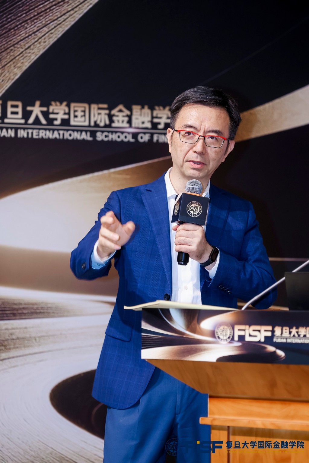 深度探讨|人工智能重塑金融业态:机遇、边界与风险