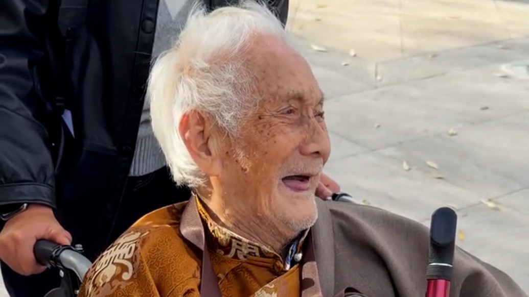 96岁老人独自进藏旅行 ,AI答不出的问题,他用行动回答了