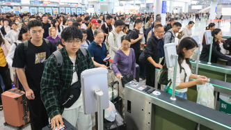 前三季度全国铁路发送37.1亿人次：同比增4.8%，创历史新高