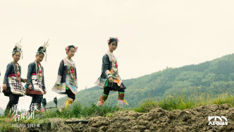邵兵首次执导筒，电影《勇敢女孩合唱团》唱响大山飞歌
