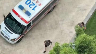 “重庆男童坠亡案”妻子控告丈夫“过失致人死亡”：已委托曾代理“姐弟坠楼案”的律师