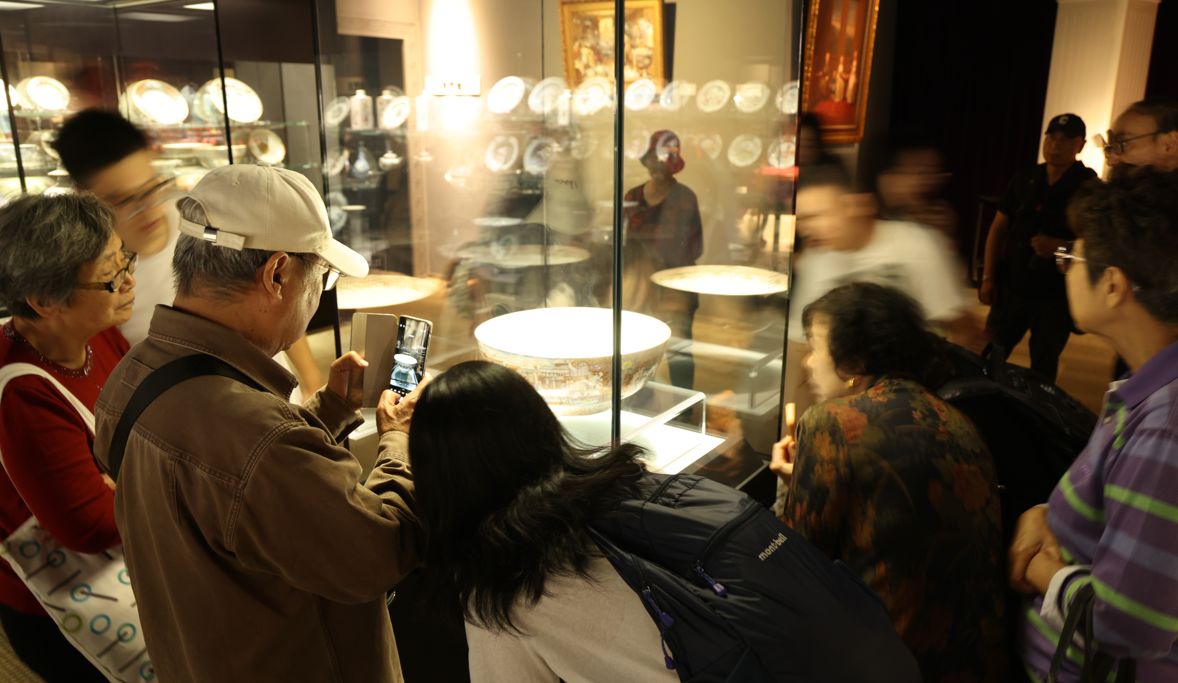 现场|重阳节,和爷爷奶奶一起看展读画