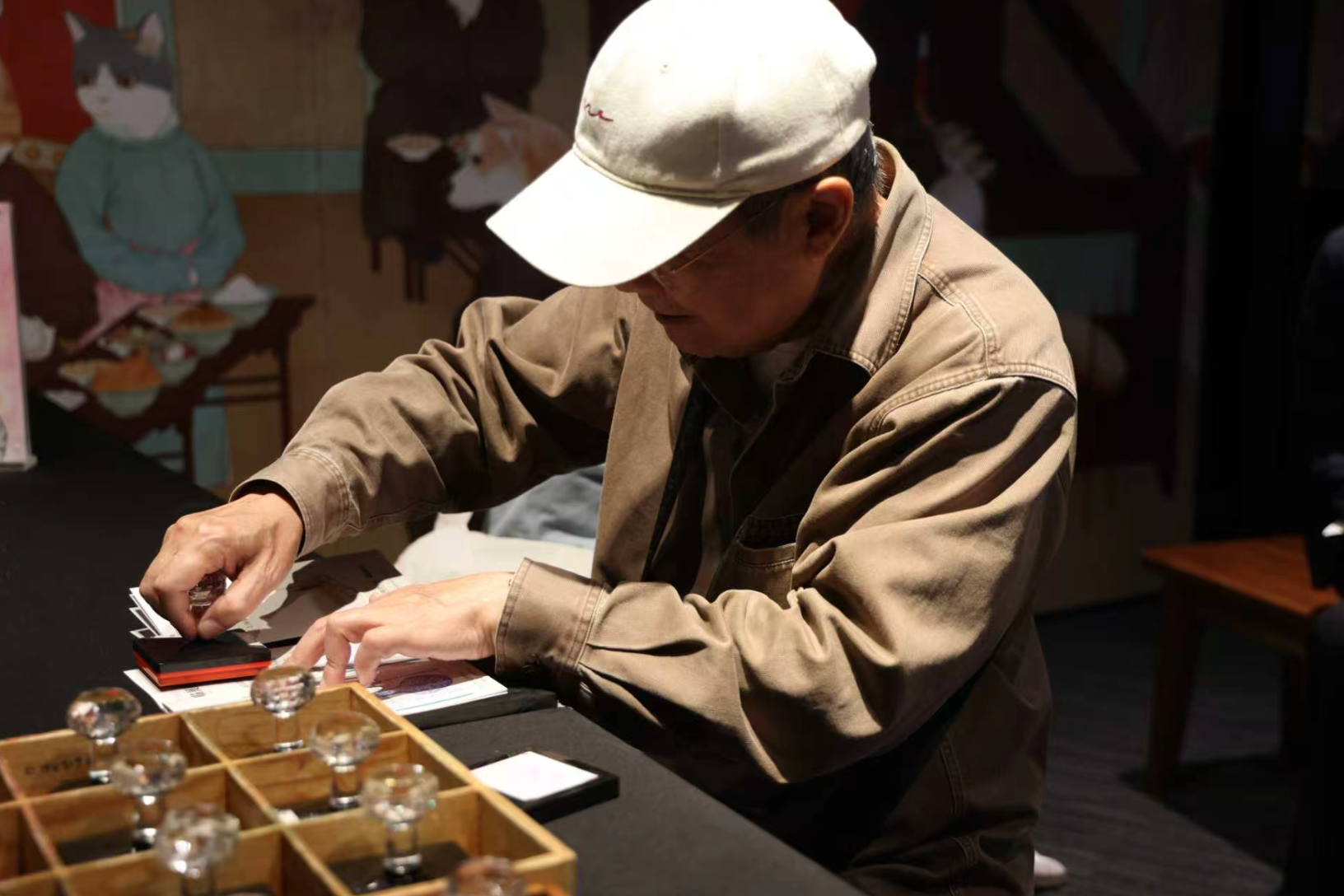 现场|重阳节,和爷爷奶奶一起看展读画