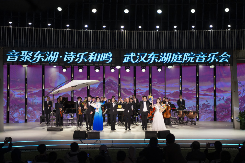 东湖音乐周启幕,廖昌永返场唱《怀念》忆恩师周小燕