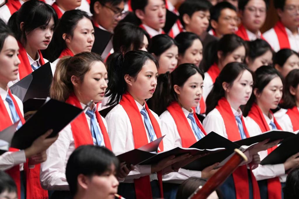 几代人共听《长征组歌》,这是一堂能听见历史的音乐党课