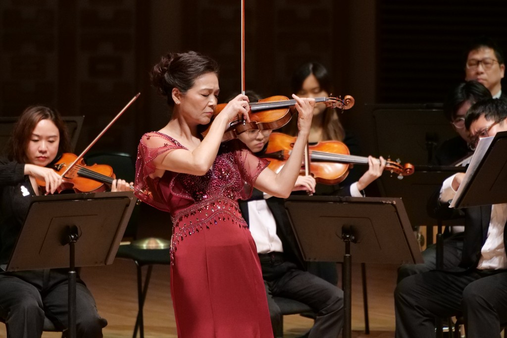 小提琴家姚珏领衔香港弦乐团，在香港首演《粤剧幻想曲》
