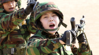 女性是否应服兵役？韩国兵源缩减，在野党提“性别平等征兵”