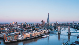 驻英国使馆提醒我公民注意英方出入境检查，敦促英方停止任意扣留盘查