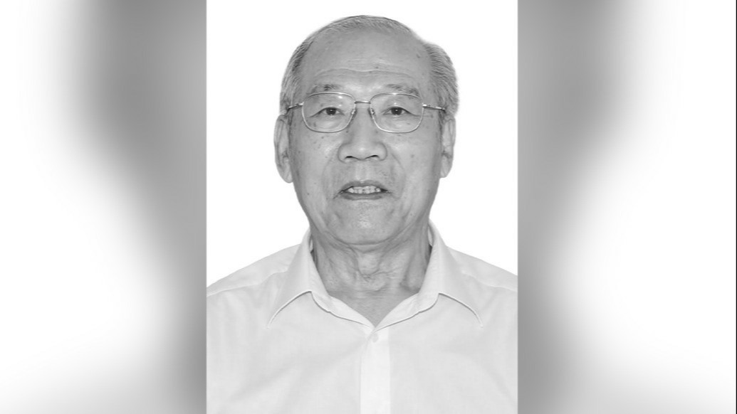 北京大学中文系教授闵开德逝世