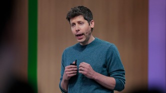 奥特曼在OpenAI全员大会谈“超级智能三大终局”：全球独立机构监管、实验室合作或一家独大
