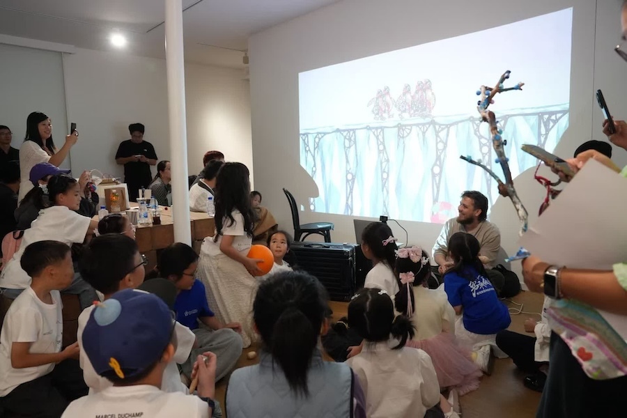 在上海M50,一场艺术活动为“泡泡宝贝”加油