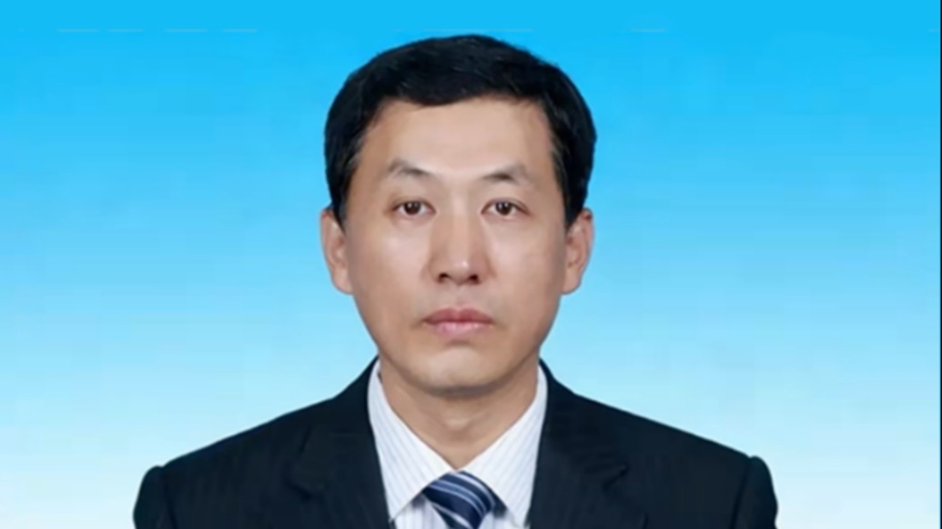 内蒙古自治区阿拉善盟行政公署原副盟长包野被公诉