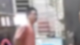 澎湃回声｜老师在校门口对学生破口大骂，广西梧州七中：存在师德失范行为，已停职处理
