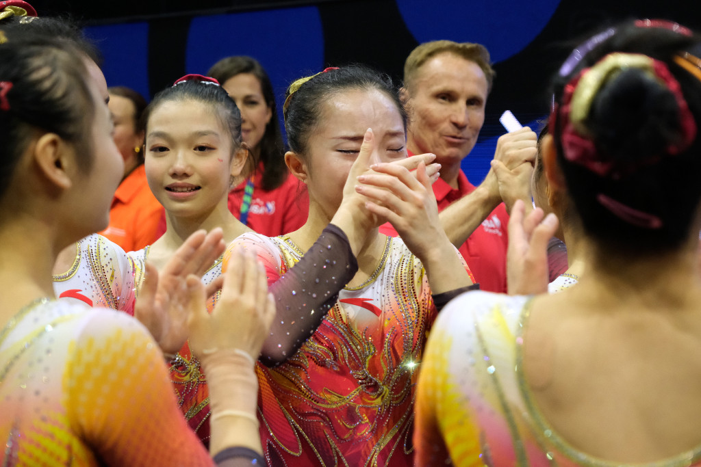 中国体操女队敢拼才会赢!世锦赛夺金背后,是坚持与热爱