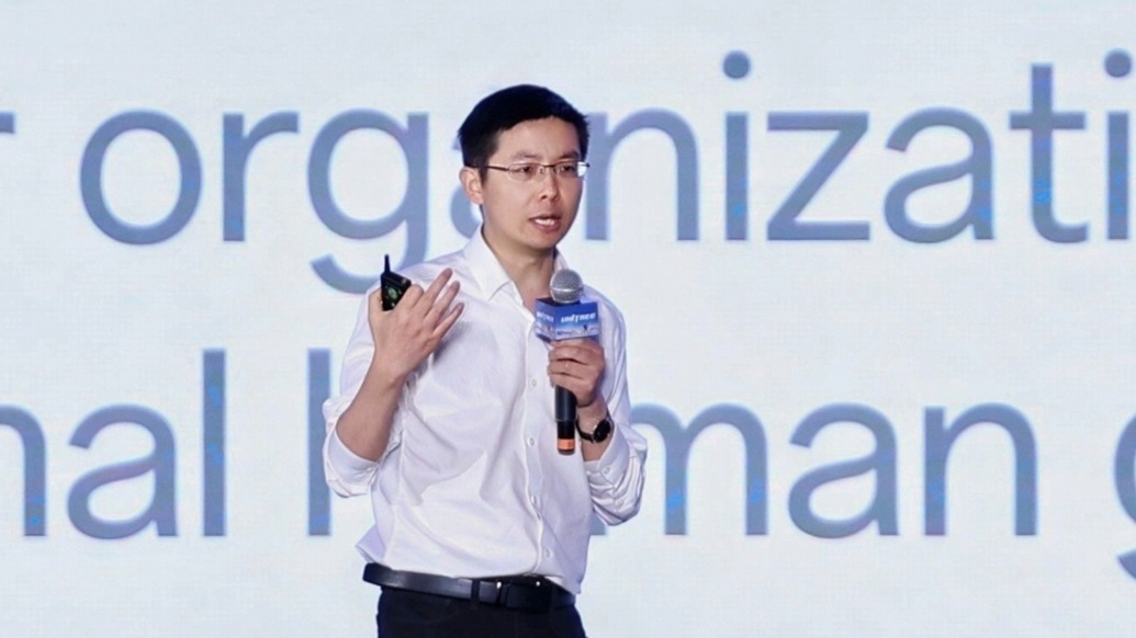 王兴兴：模型已经击穿信息世界，能力提升还会持续加速，感受不深刻是技术扩散需要时间