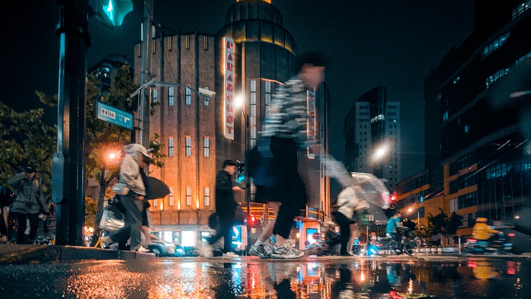 直播丨“蔷琵”压城，灯火如常！澎湃新闻多路直击风雨一线