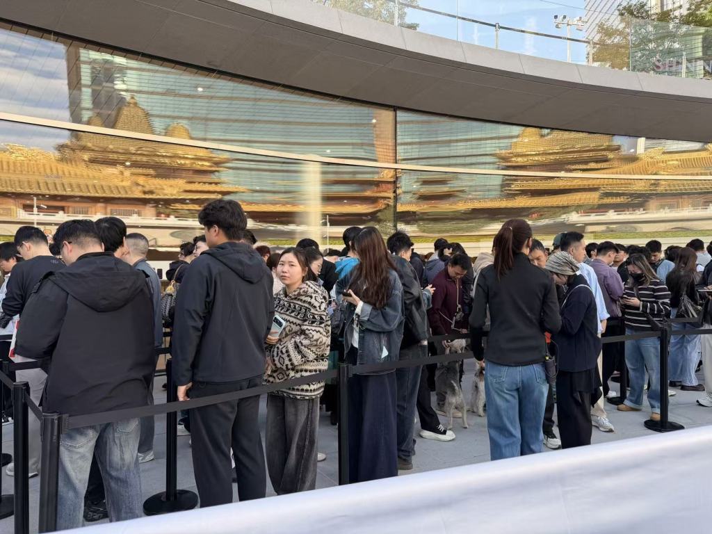 iPhone Duo正式开售:货源供应好于预期,溢价已“腰斩”至2000元