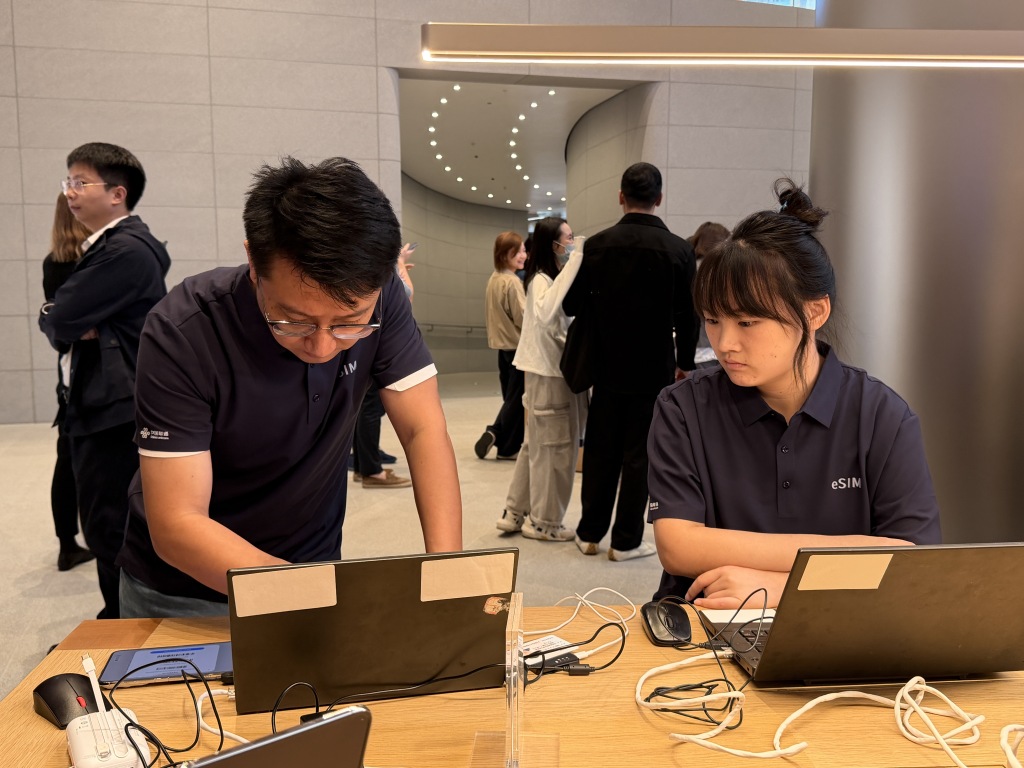 iPhone Duo正式开售:货源供应好于预期,溢价已“腰斩”至2000元