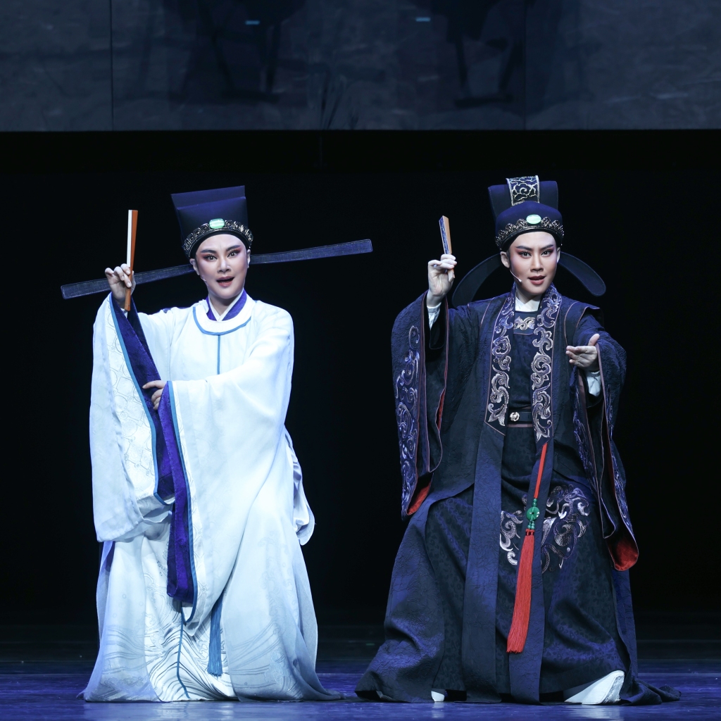 吴凤花从艺40年首演反派,两位“梅花”同台新编越剧《明月清泉》