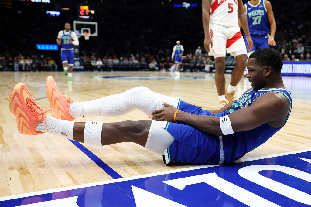 深一度|NBA开赛再遇伤病潮,到底谁该为球员的受伤负责?