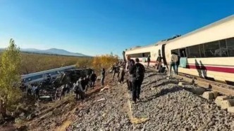 西班牙高速铁路列车相撞造成至少46人死亡