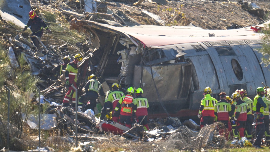 现场|西班牙列车追尾已致50人遇难,有中国公民受轻伤