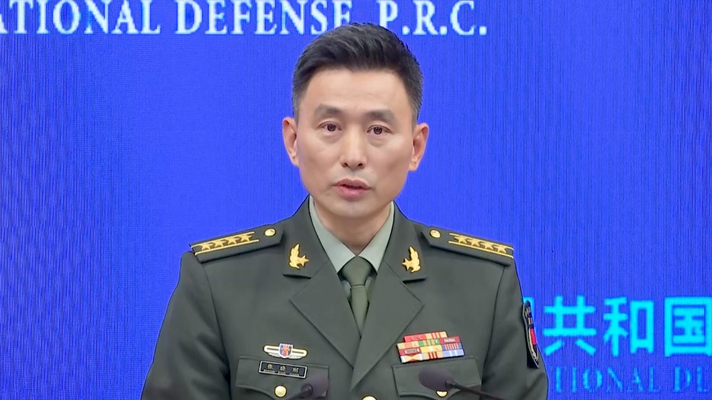 中国航母“突入菲律宾心脏”?国防部答澎湃:“有关方不要给自己加戏”