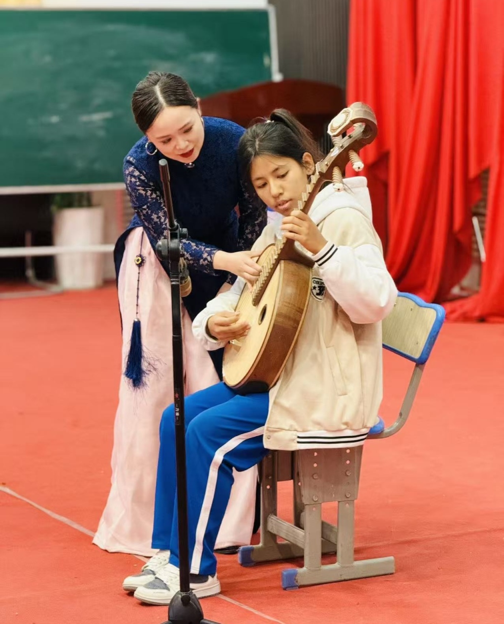 8天23场演出活动,上海民族乐团在喀什奏响和美乐章