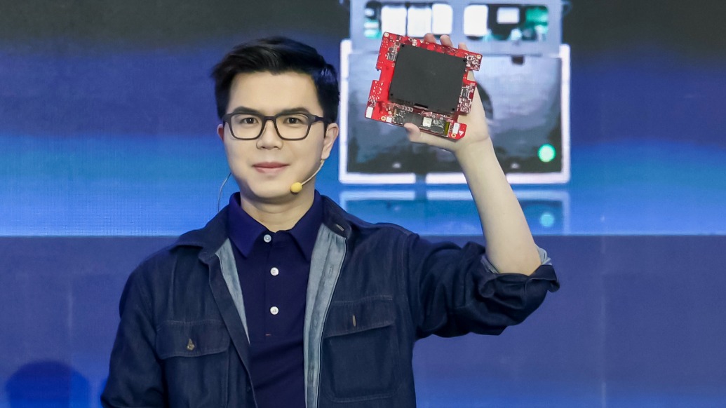 为什么要自研具身模型?智元彭志辉:全栈路线是人形机器人公司的必选题