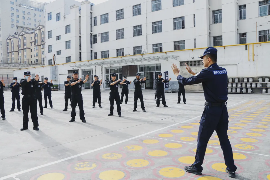 天水市监狱长郑图片