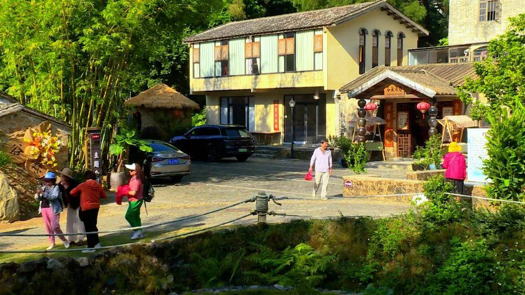 闸坡镇谷寮村成为冬季"候鸟游客"热门打卡点