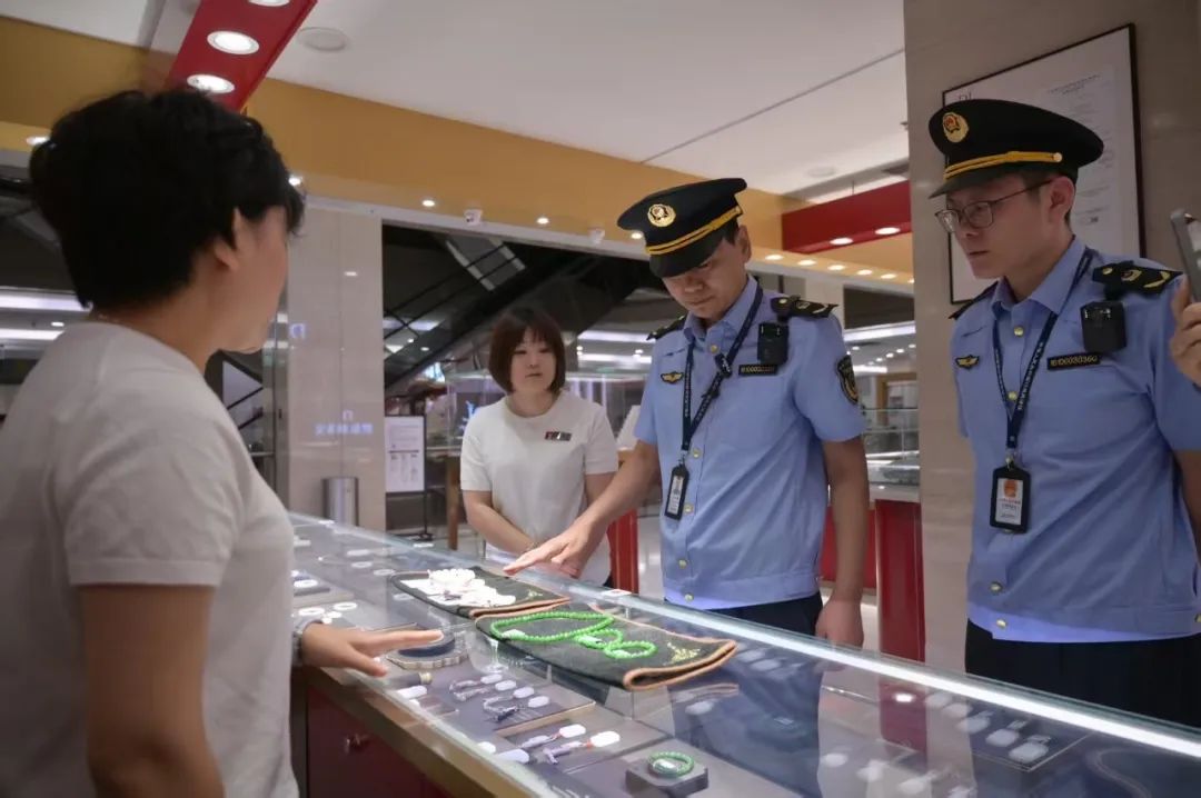 许昌市场监管部门对胖东来玉石开展日常检查：平均毛利率不超20％