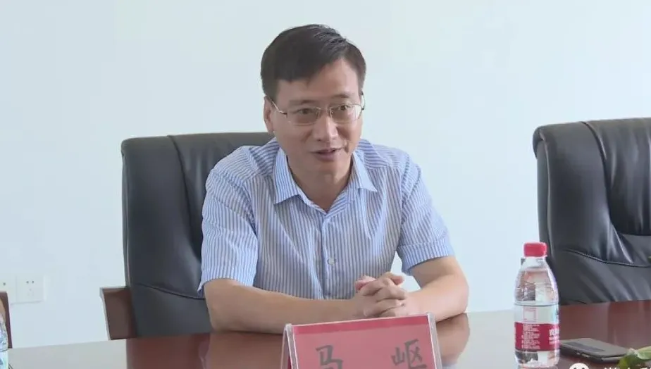 抚州一原副县长拉拢公职人员组建“吃喝圈”，长期接受打牌掼蛋等“保姆式”服务