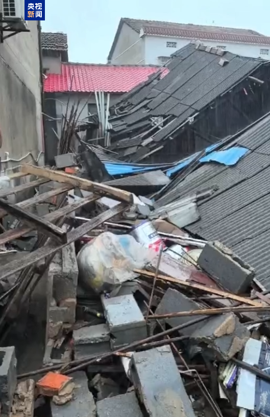 大风暴雨致湖南岳阳县6户房屋倒塌、100多户受损