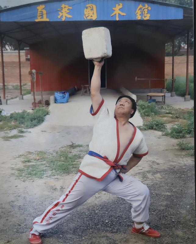 追光|铁皮房、土操场,这有一座“筑梦”摔跤馆