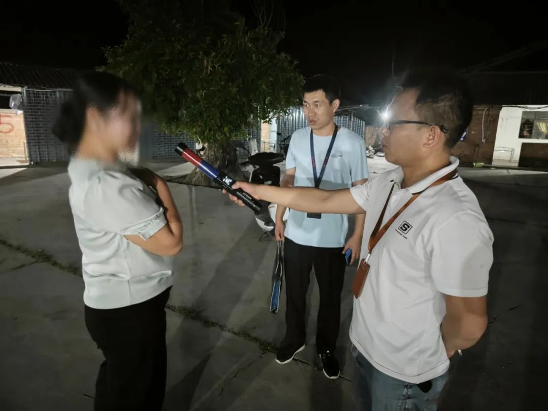 云南多地突查公职人员违规饮酒:公安局门口开展酒精吹气测试