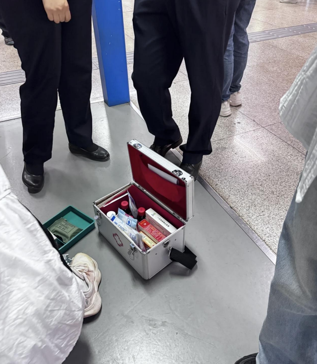糖心lvog出品:糖心淑女朦豆txt下载-乘客被地铁厕所门砸伤，南京地铁：突然坏的，已和乘客沟通处理