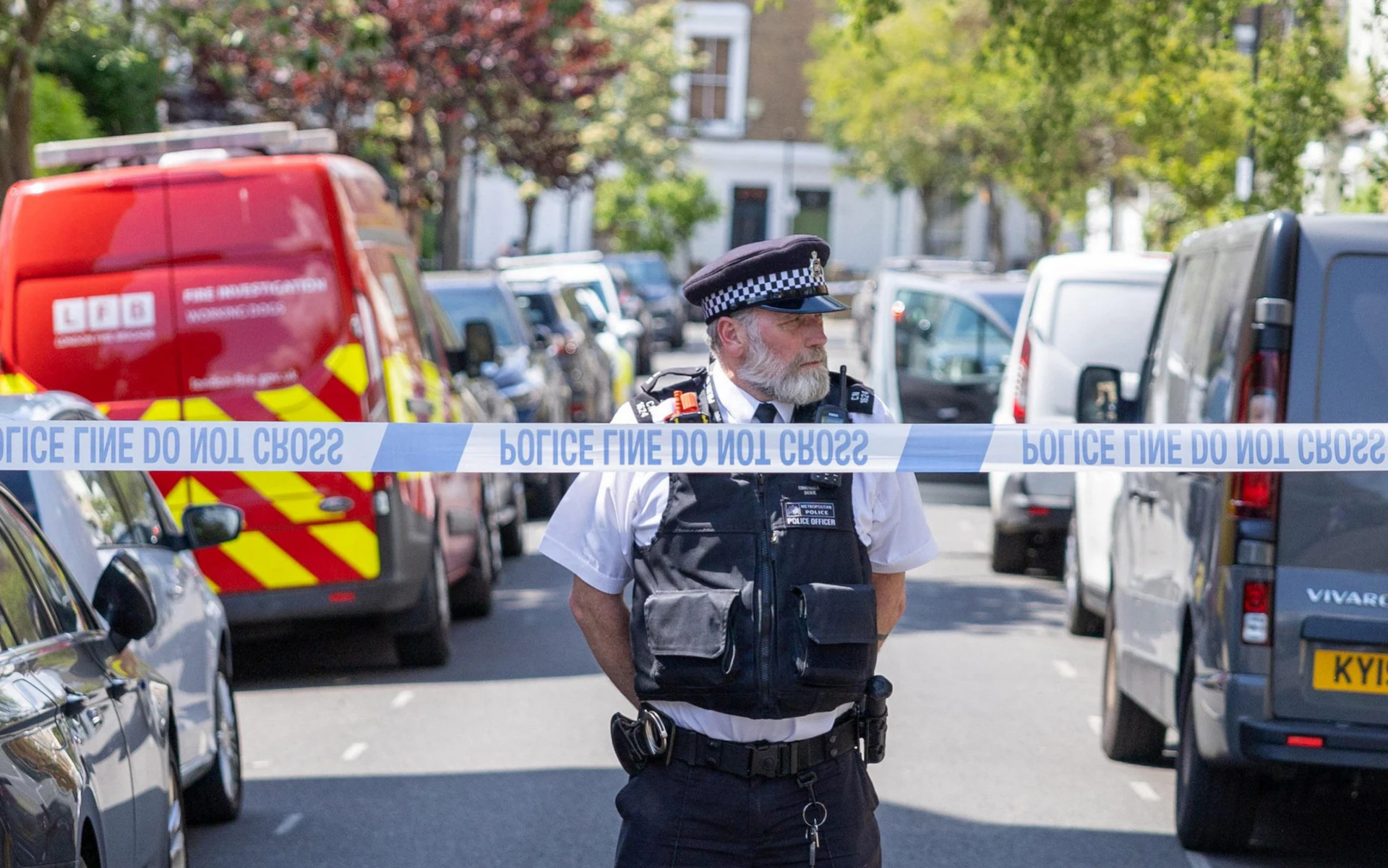 英国首相斯塔默住所起火，警方紧急调查情况