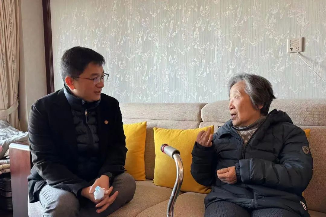 92岁上海交大退休教师捐赠百万元给学校,其父也曾设奖学金