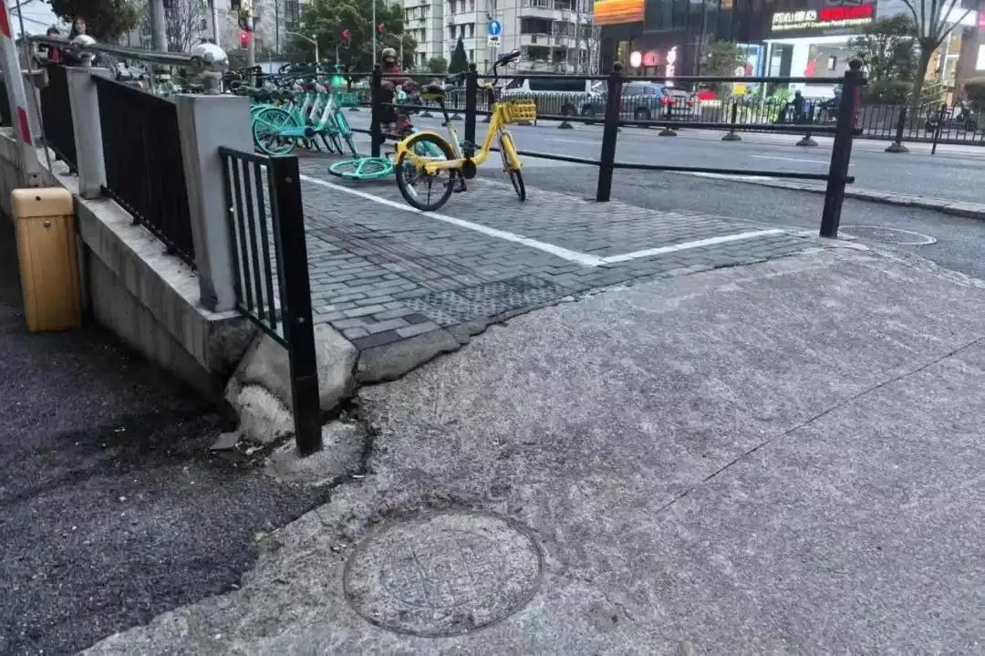 爬坡难下坡险，居民出行难题如何解？