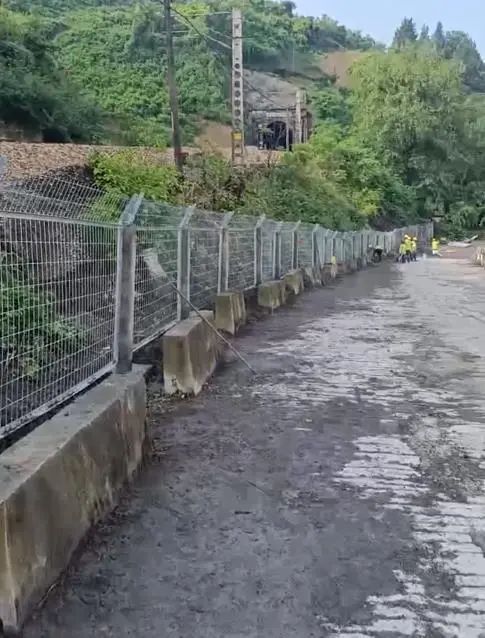 张家界一铁路致17人身亡，又有15岁女孩殒命，已开始加装护栏